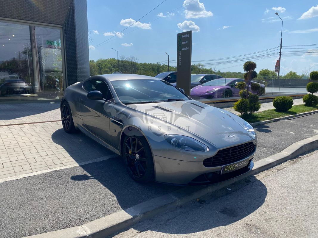 Aston Martin Vantage 2013