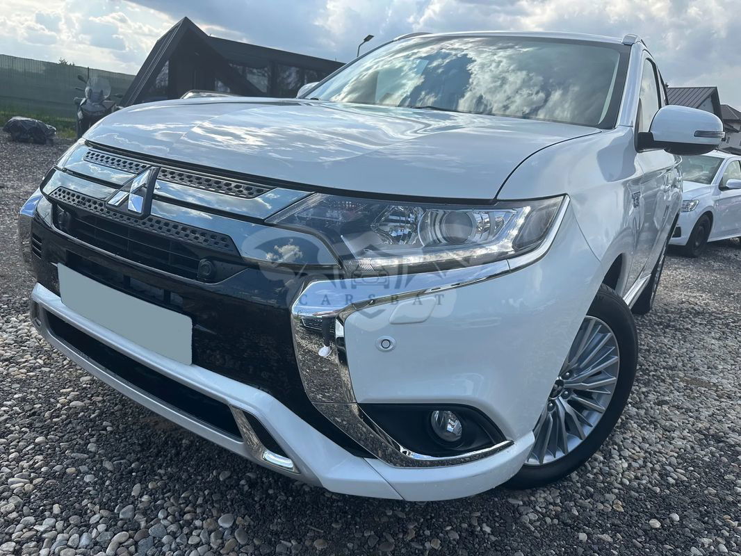 Mitsubishi Outlander III [2012 - 2021] 2.4 4WD Plug-In Hybrid Plus 2019