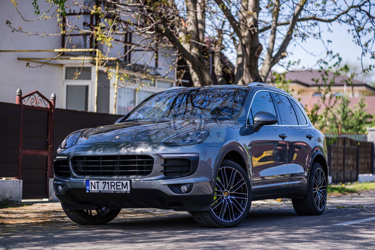 Porsche Cayenne S Hybrid Tiptronic S 2015