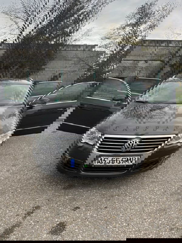 Volkswagen Passat B6 [2005 - 2010] 2.0 TDI DPF Blue TDI DSG Comfortline 2010