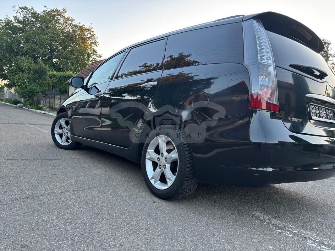 Mitsubishi Grandis 2.0 DI-D 7-Sitzer Intense 2011