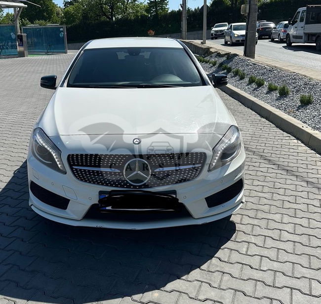 Mercedes-Benz A W176 [2012 - 2018] 180 7G-DCT AMG Line 2013