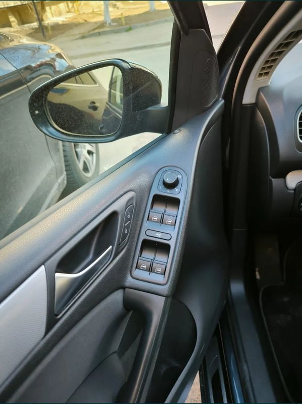 Volkswagen Golf VI [2008 -2013] 1.6 TDI DPF BlueMotion Technology MATCH 2012