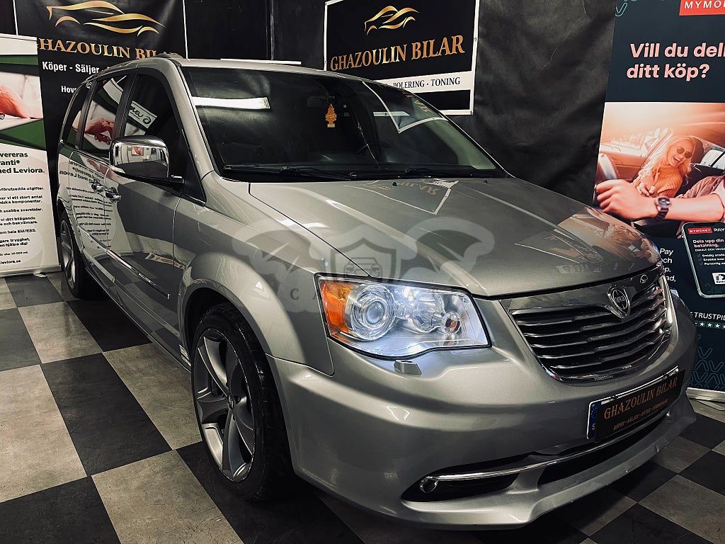 Lancia Voyager 2013