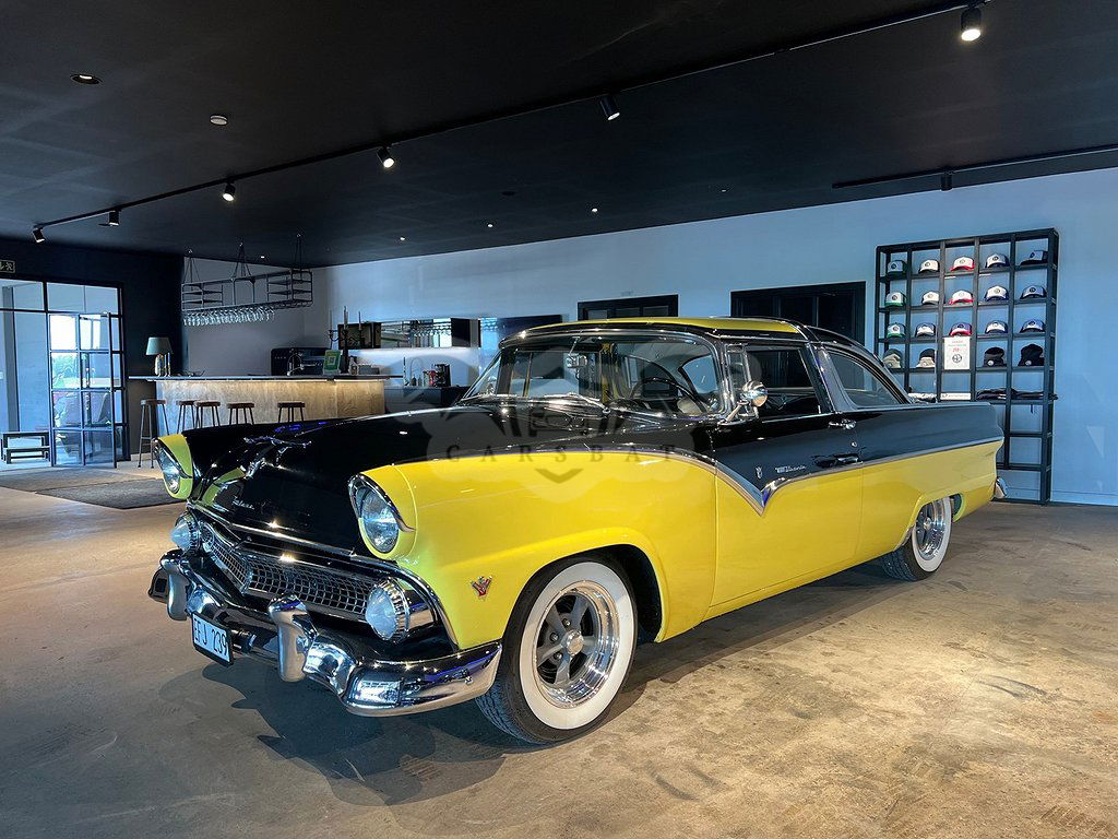 Ford Fairlane 1955