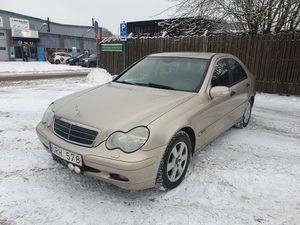 Mercedes-Benz C 2004