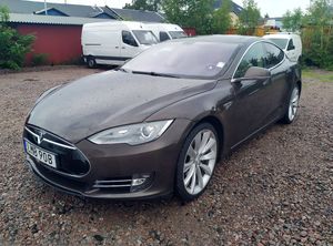 Tesla Model S 2014