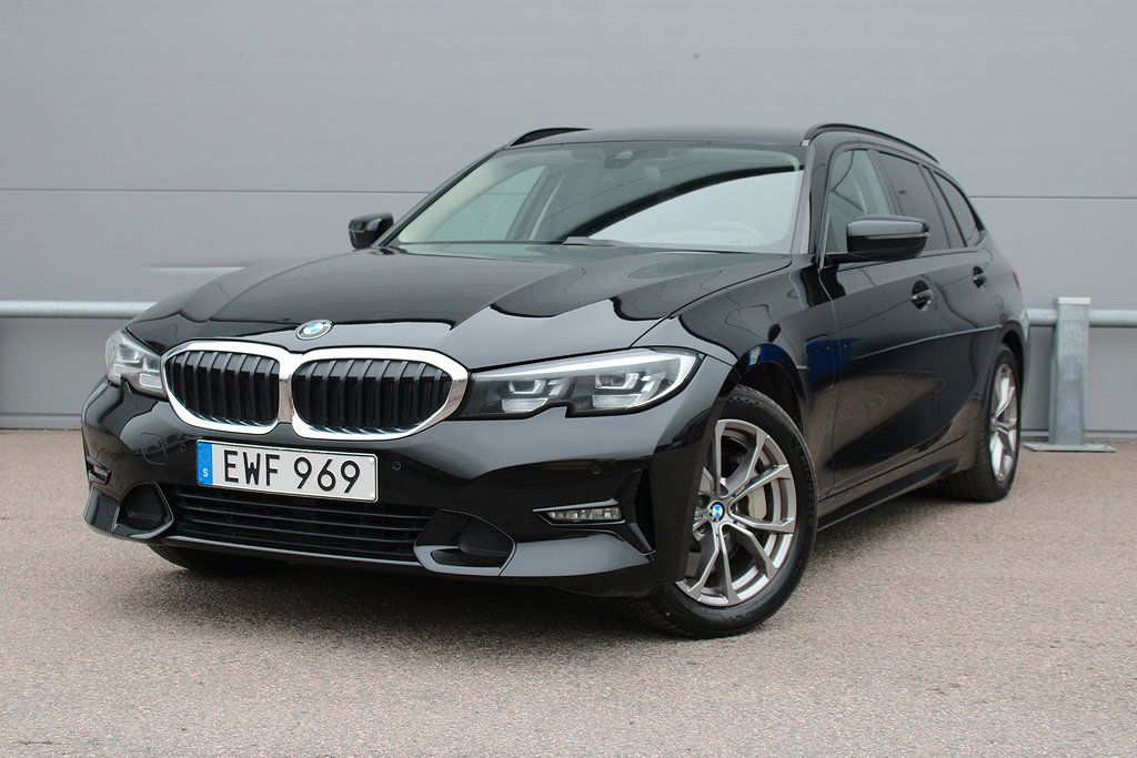 BMW 3 Series 330e 2021