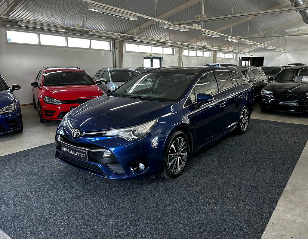 Toyota Avensis 2015