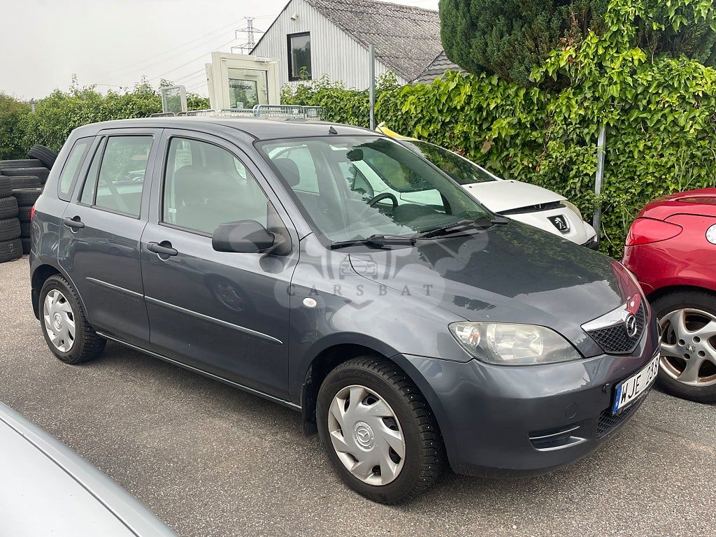 Mazda 2 2004