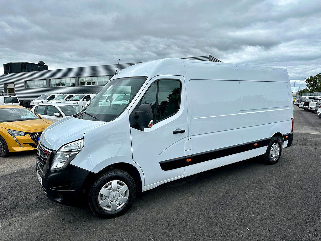 Nissan NV400 2021