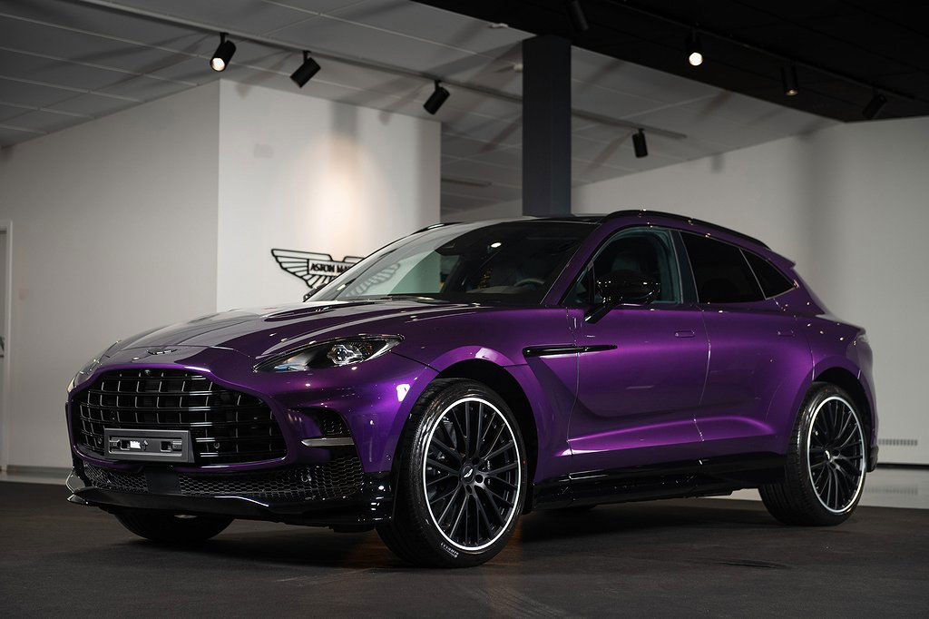 Aston Martin DBX 2023