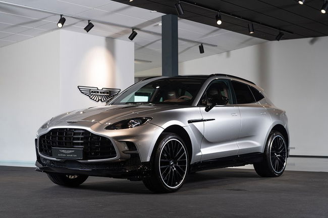 Aston Martin DBX 2023