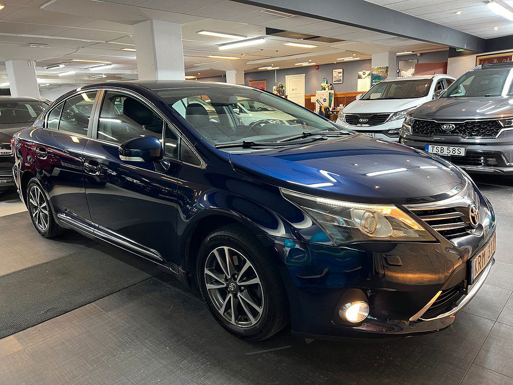 Toyota Avensis 2012