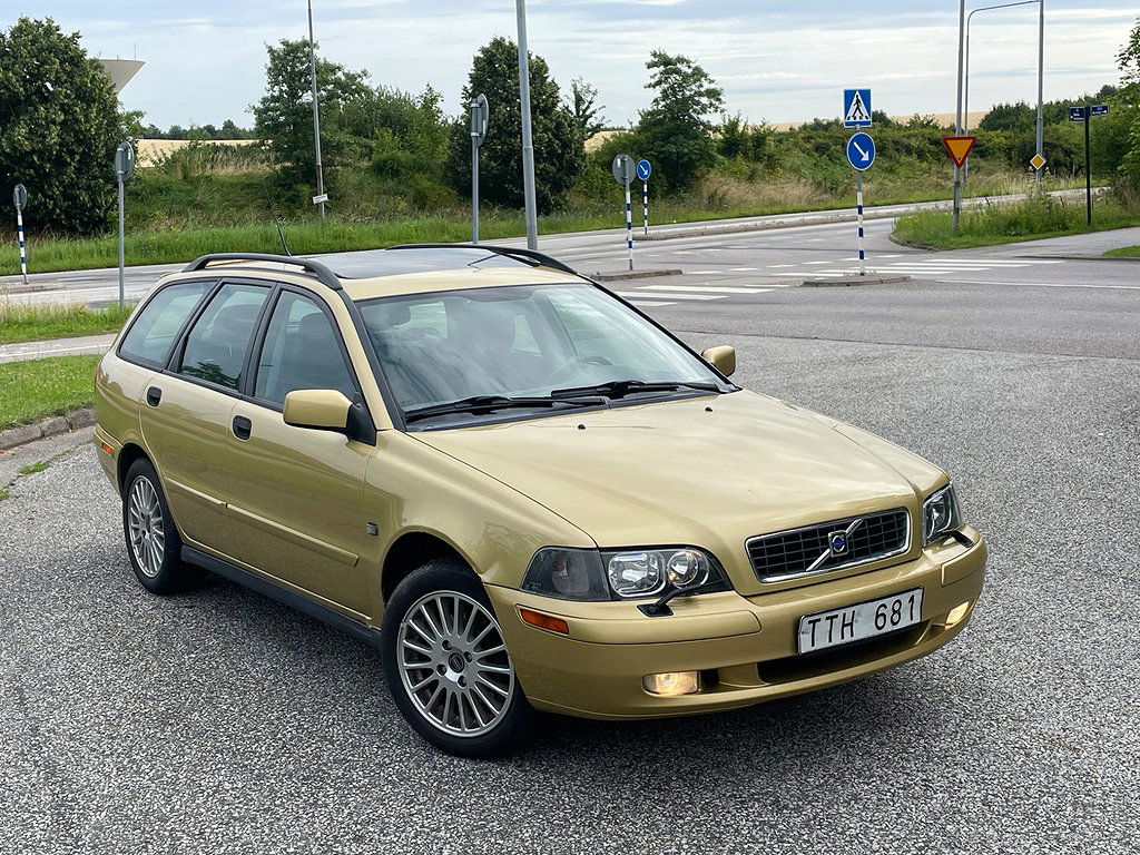 Volvo V40 2002