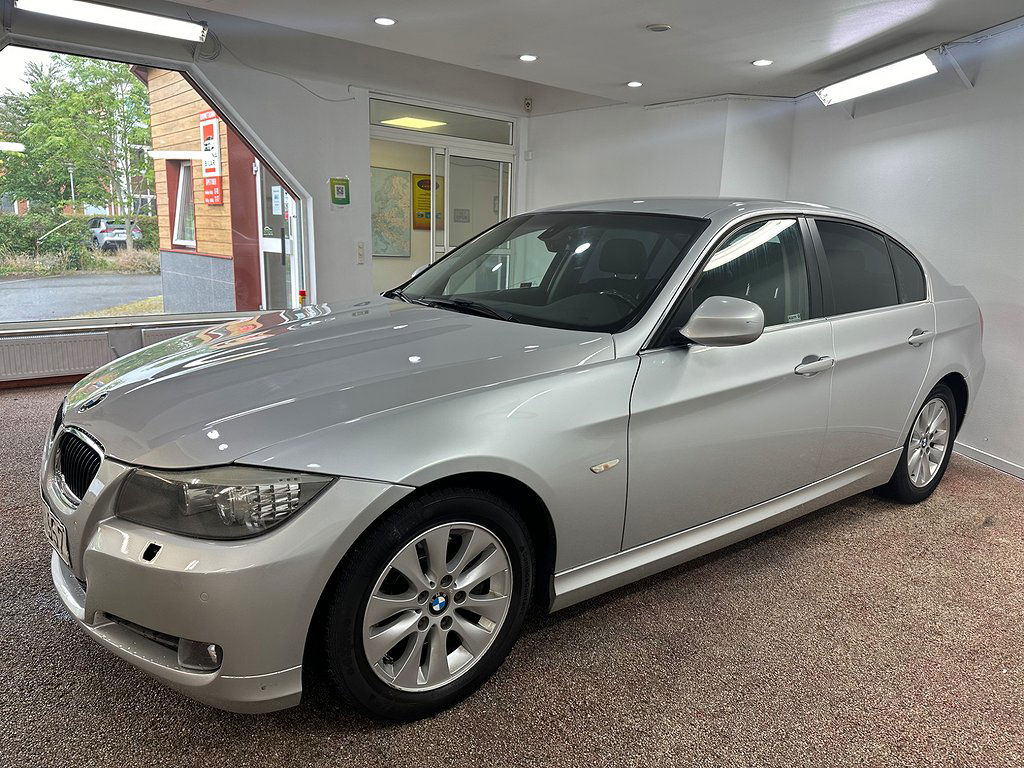 BMW 3 Series 320 2011