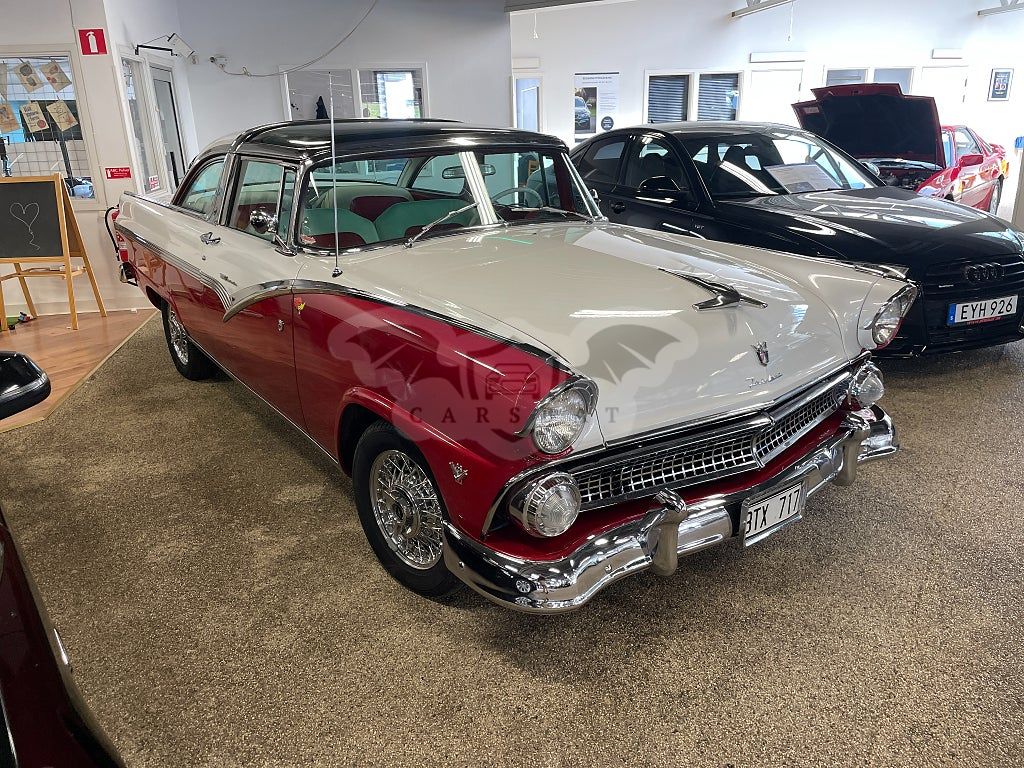 Ford Fairlane 1955