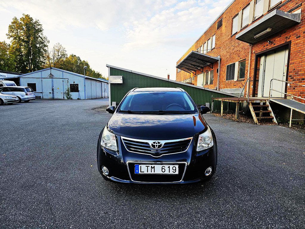 Toyota Avensis 2011