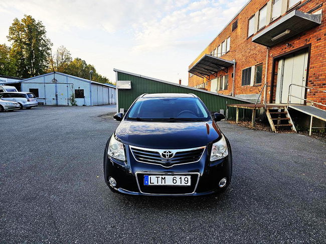 Toyota Avensis 2011