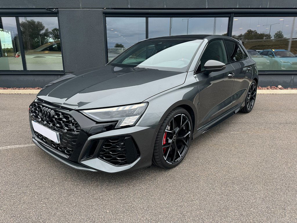 Audi RS3 2024