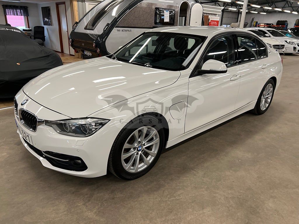 BMW 3 Series 330e 2016