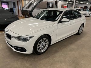 BMW 3 Series 330e 2016