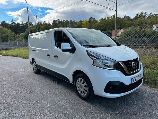 Nissan NV300 2021