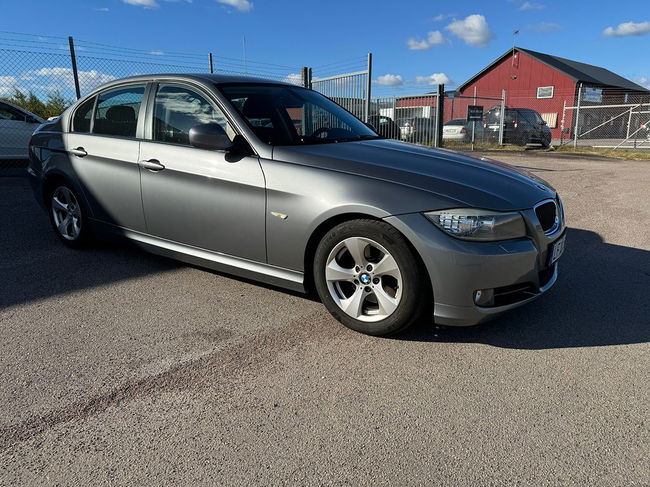 BMW 3 Series 320 2010