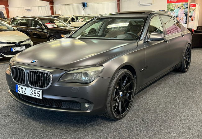 BMW 7 Series 740 2009