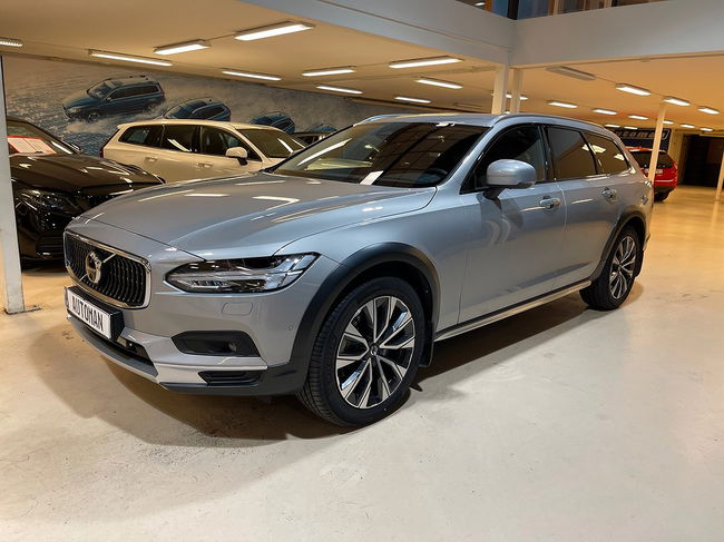 Volvo V90 2022