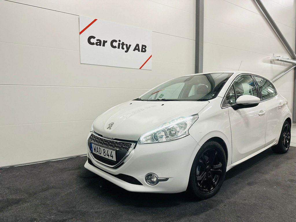 Peugeot 208 2012