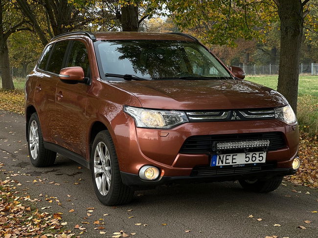 Mitsubishi Outlander 2012