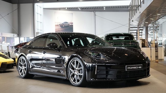 Porsche Panamera 2024