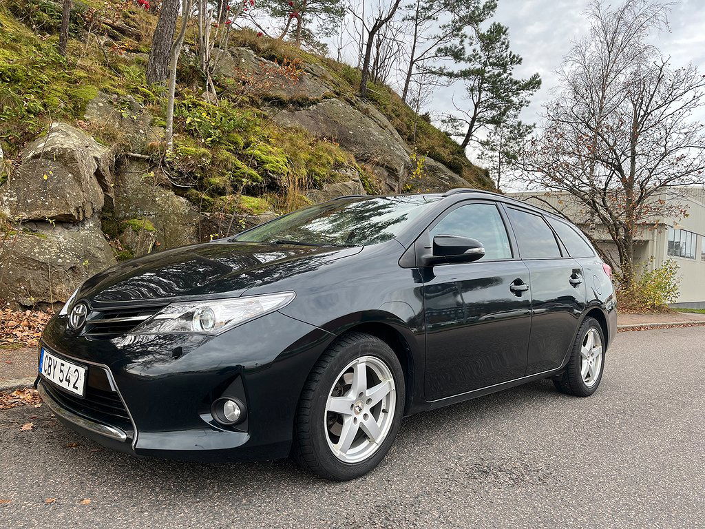 Toyota Auris 2014