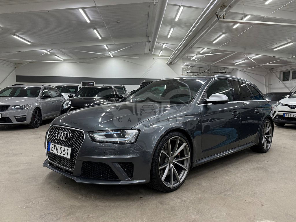 Audi RS4 2013
