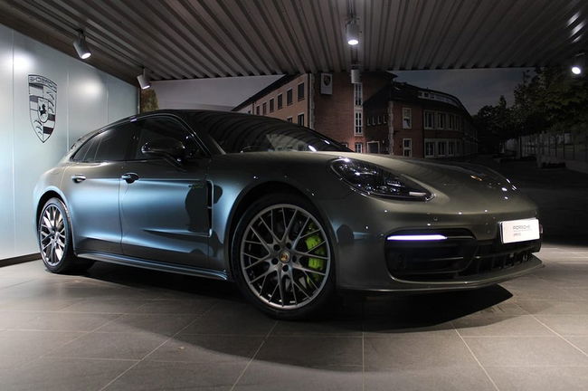 Porsche Panamera 2021