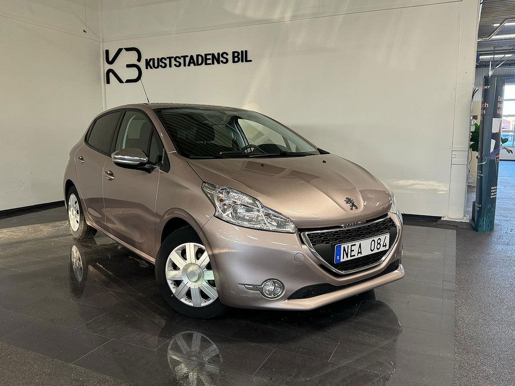 Peugeot 208 2012