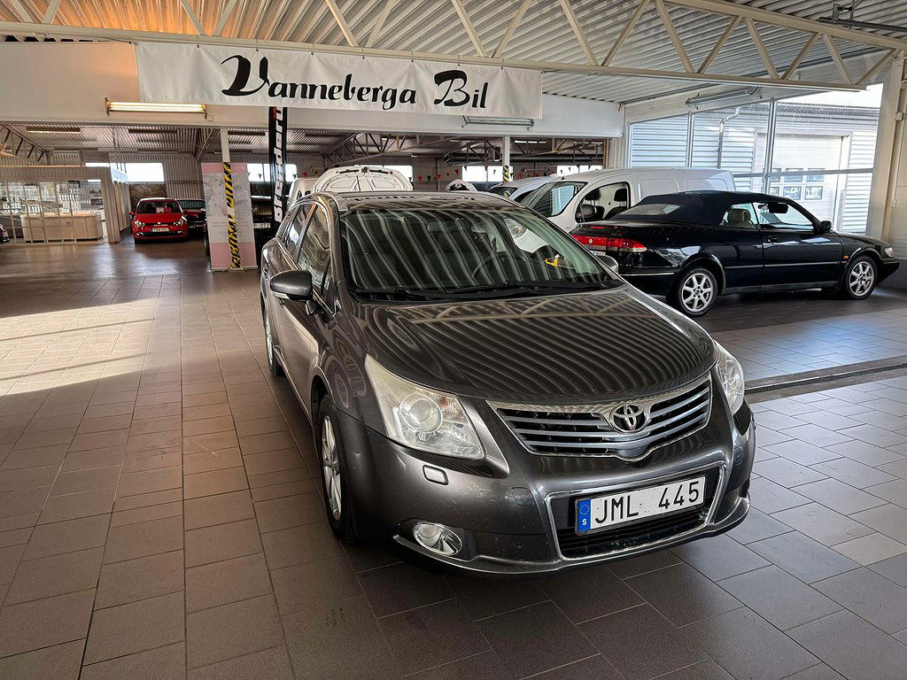 Toyota Avensis 2010