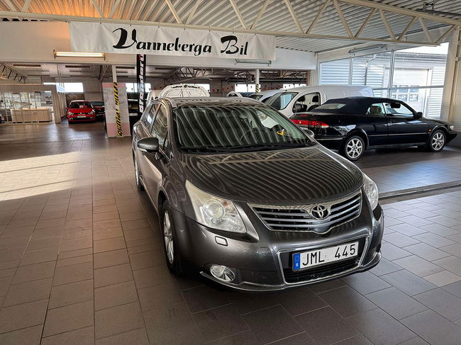 Toyota Avensis 2010