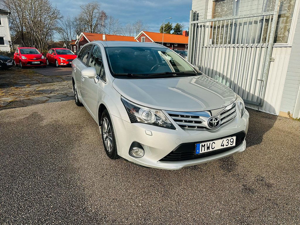 Toyota Avensis 2011