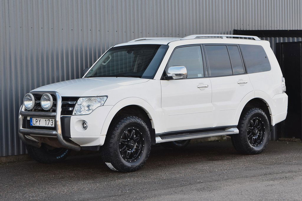 Mitsubishi Pajero 2011