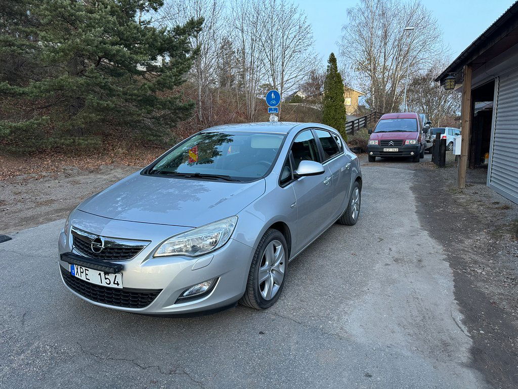 Opel Astra 2012