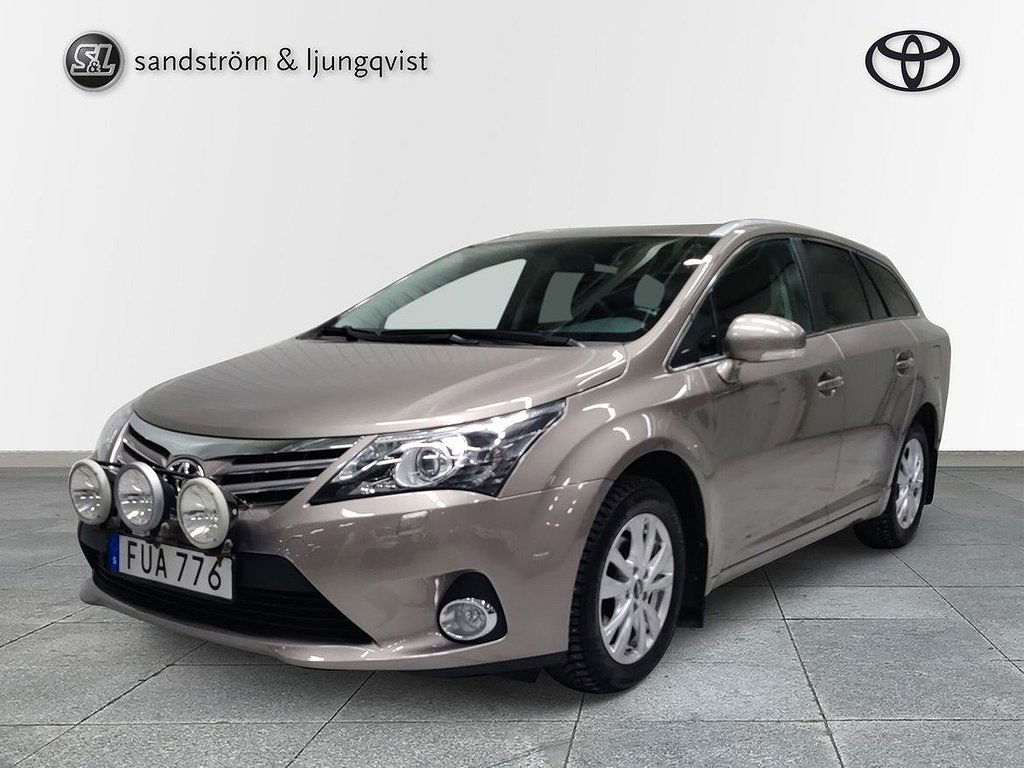 Toyota Avensis 2015