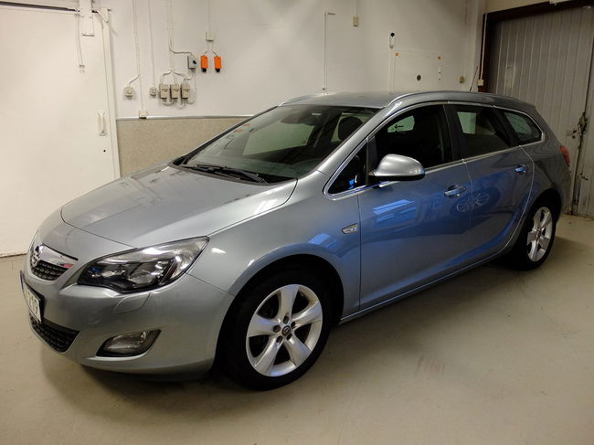 Opel Astra 2011