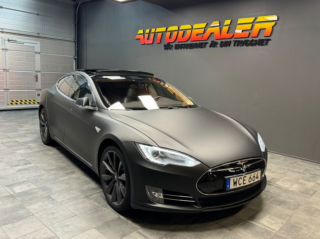 Tesla Model S 2014