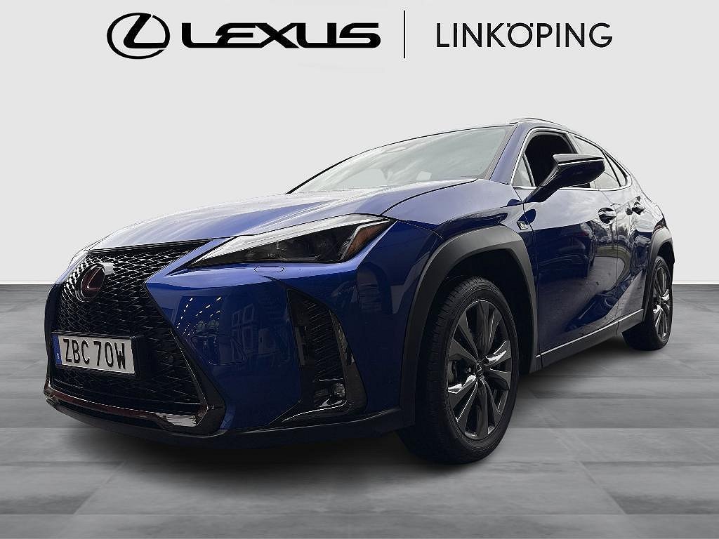 Lexus UX 2024