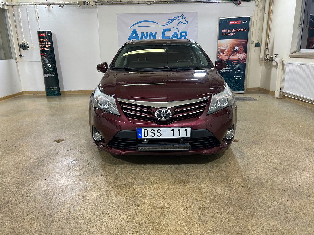 Toyota Avensis 2012