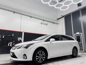 Toyota Avensis 2013