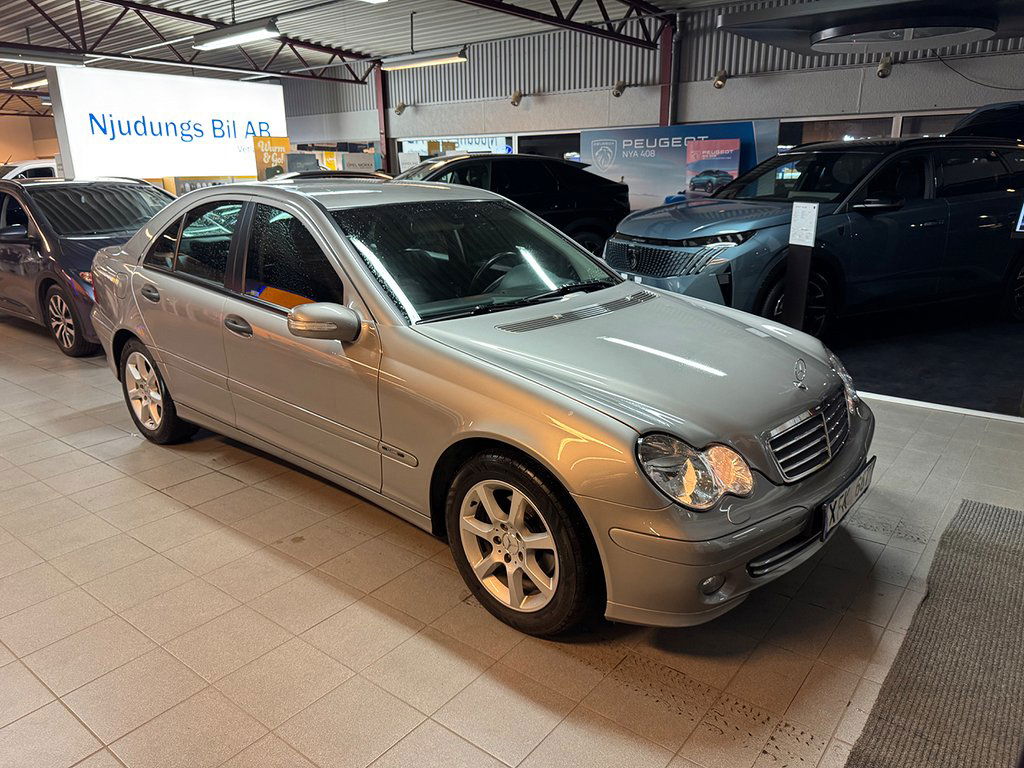 Mercedes-Benz C 2005