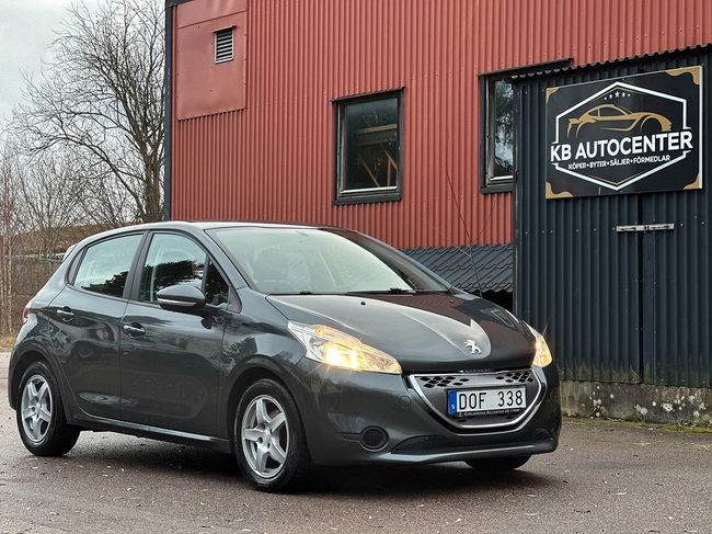 Peugeot 208 2012